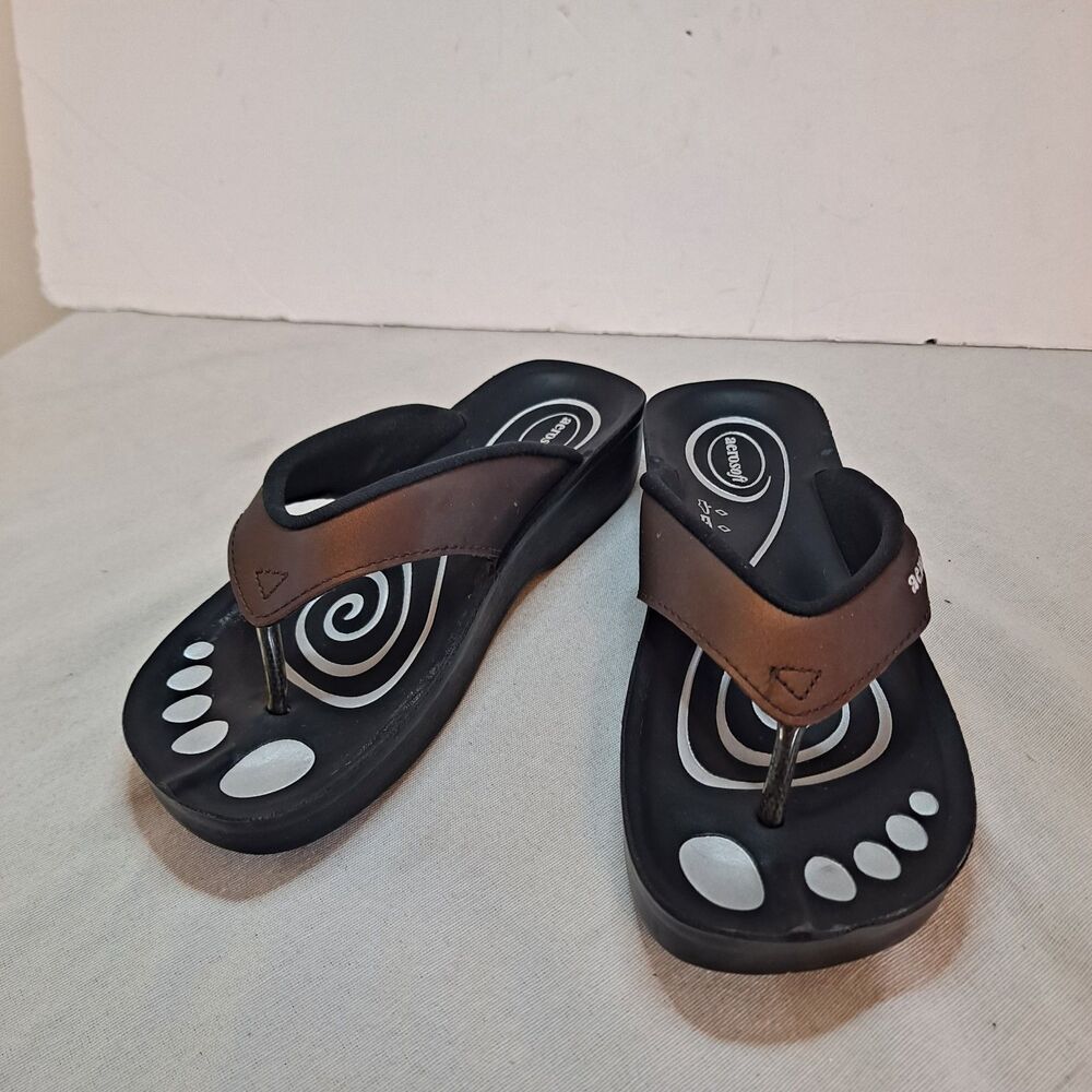 Aerosoft Thong Sandals Womens Size 36 (US 5) Brown Wedge Beach